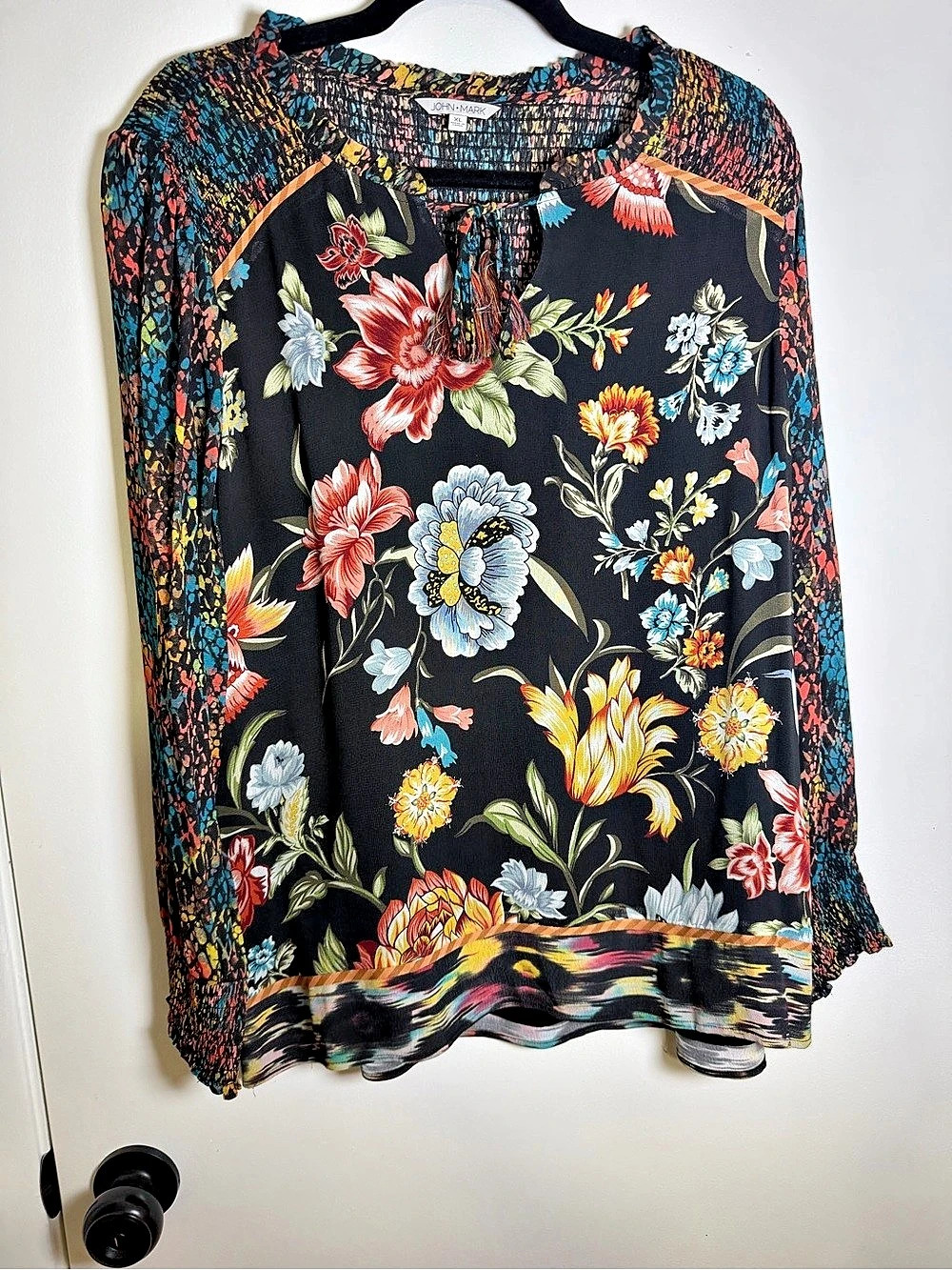 JOHN MARK Floral Blouse in Black & Multicolor Size XL